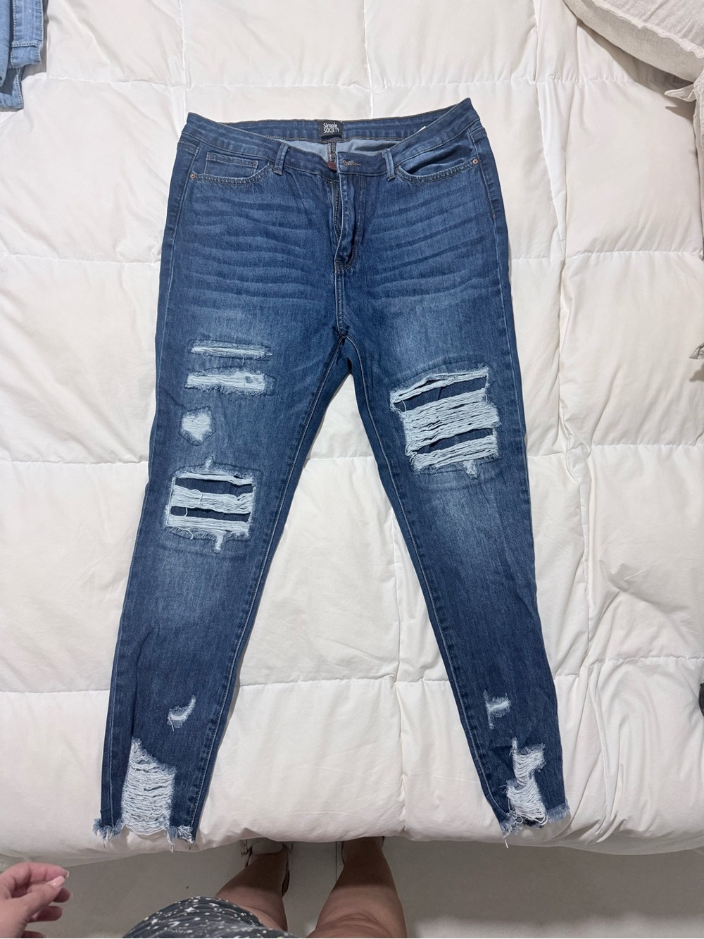 Classic Distressed Women’s Jeans - Blue